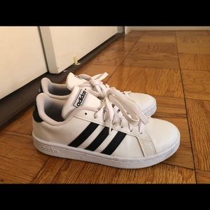 Adidas sneakers classic black and white
